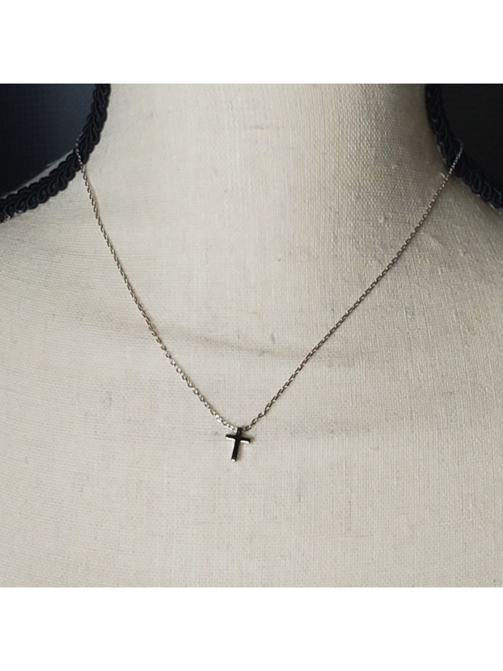 Necklace, silver with cross pendant, 8.5 inches